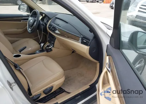 2015 BMW X1 Sdrive28I z USA, uszkodzony, nr VIN WBAVM1C59FV316044